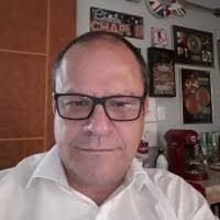 90+ perfiles de «Fausto Vásquez»