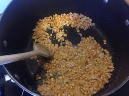 Mit Diesem Trick Schmeckt Popcorn Wie Im Kino Rezept Popcorn Wie Im Kino Essen Und Trinken Gegrilltes Essen
