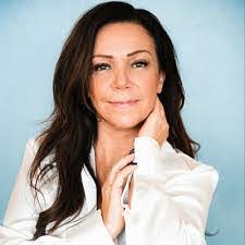 Claire Weingarten's Instagram, Twitter & Facebook