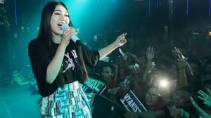 Saat lagu cruel summer dirilis, banyak yang berspekulasi jika lagu ini adalah buah dari perseteruan antara taylor dan kim kardashian serta kanye west pada musim panas 2016 lalu. 50 Lagu Dangdut Terbaru 2020 Terpopuler Saat Ini Paling Hits Infoakurat Com