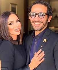 منى زكي مسلسلات لعبة نيوتن مغامرة الخبر التالى: Ù…Ù†Ù‰ Ø²ÙƒÙŠ ØªØ«ÙŠØ± Ø¶Ø¬Ø© Ø¨ØªØ­ÙˆÙ„Ù‡Ø§ Ø¥Ù„Ù‰ Ù†Ø³Ø®Ø© Ø¹Ù† ÙˆÙØ§Ø¡ Ø§Ù„ÙƒÙŠÙ„Ø§Ù†ÙŠ Ù„ÙŠØ§Ù„ÙŠÙ†Ø§