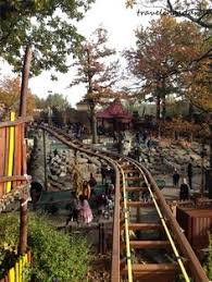 Halloween Au Parc Asterix Travelingaddress Parc Asterix Parc Maison Hantee