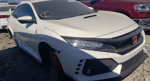 The civic type r was designed to make a powerful statement, inside and out. Xrcdx5yponzyem