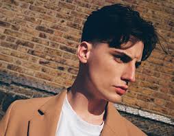 Alex Jones Prosjekter :: Photos, videos, logos, illustrations and branding  :: Behance