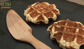 Recette Gaufres De Liege En Video Recette Recette Gaufres De Liege Gaufre De Liege Recette De Gauffre