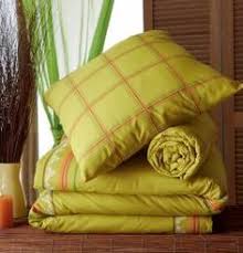 Il y en a un avec une très jolie couleur parme soldé à 60% également. 32 Meilleures Idees Sur Francoise Saget Francoise Saget Linge De Lit Linge De Maison