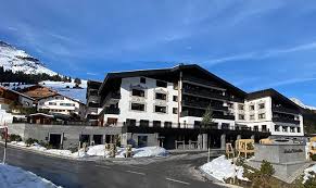How to use lech in a sentence. Almhof Schneider In Lech Ein Neuer Typus An Luxushotel