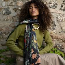 Sara - Long Silk Scarf - Black