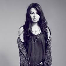 Miranda taylor cosgrove (los angeles, 14 de maio de 1993) é uma atriz, cantora e compositora estadunidense. Mirandacosgrove Youtube