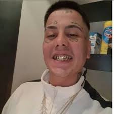 Argentinean mauro ezequiel lombardo better known by the stage name duki (born in almagro, buenos aires, argentina on 24 june 1996) is an argentine rapper with the style of trap rap. Me Corte El Pelo Soy El Duki On Twitter No Me Sofoco G