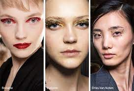 Fall Winter 2020 2021 Makeup Trends Runway Fall Makeup Looks Makeup Trends Beauty Trends Black Eye Makeup
