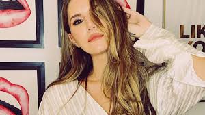 Yo lo solucioné con medicación y terapia, estuve casi dos años. Mica Tinelli Mostro El Antes Y Despues De Su Cirugia Estetica Y Rompio La Red