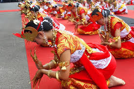 Bagaimana orang menelusuri tentang suatu topik tari melinting lam tim, smansawara, diacara taman mini indonesia 24,25 juli 2017. 6 Tari Tradisional Asal Lampung Yang Harus Kamu Ketahui Cindri Yanto