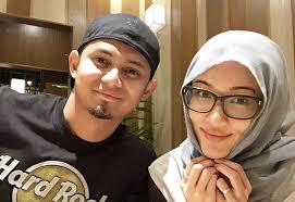 He is best known for starring in the action films paskal the movie. 3 Situasi Yang Menyebabkan Ramai Orang Kutuk Hanis Zalikha Dan Hairul Azreen