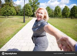 Check spelling or type a new query. Femmes Agees De 50 A 60 Ans Images Libres De Droit Photos De Femmes Agees De 50 A 60 Ans Depositphotos