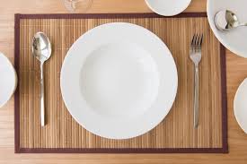 Sambil menunggu waktu, kerjakan hal serupa untuk kesembilan bahan makanan lain (margarine, seledri, wortel, biji jagung kering, singkong kering, kacang tanah kering, papaya, santan, dan susu). Agar Diet Berhasil Atur Porsi Makanan Dalam Piring Jadi Seperti Ini