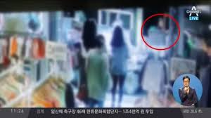 부산 국제시장 서 흉기난동 또 정신병 50대男…시민들이 제압 | ZUM TV