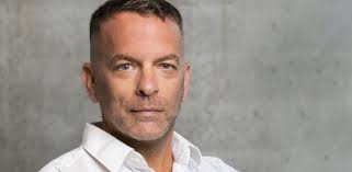 Techmeme: Tel Aviv-based Vesttoo, an AI-powered risk transfer marketplace  connecting insurers and investors, has raised an $80M Series C at a $1B  post-money valuation (Ofir Dor/Globes Online)