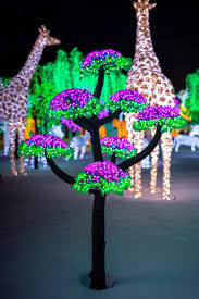 Illumi Le Plus Grand Village Illumine Au Monde S Installe A Laval Juste A Temps Pour Les Fetes Nathalie Simard Maison Du Pere Noel Et Laval