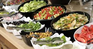 Quelles Sont Les Quantites A Prevoir Pour Un Buffet De Fetes Recette Recette Buffet Froid Idee Repas Buffet Buffet Chaud