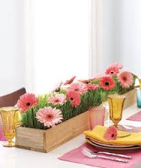 20 5 Minute Centerpieces For Every Occasion Spring Table Decor Daisy Centerpieces Floral Table Runner