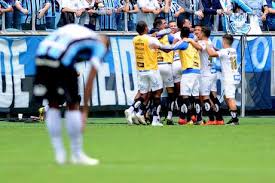 Recebeu a cambaleante equipe do vasco da gama e aplicou um sonoro 4×0, para ninguém botar defeito. Santos E Gremio Incendeiam Brasileiro Logo De Cara