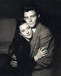 Gerard Philipe Et Maria Casares Jouent La Piece Les Epiphanies De Henri Pichette Au Theatre Edouard Vii 194 En 2020 Actrice Francaise Gerard Philipe Cinema Francais