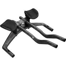 The lightweight aero triathlon handlebar attachment the extensions 4525a offer a bend with a 25 ° grip. Triathlon Lenker Von Profile Design Vision Deda Elementi Und Zipp Bike24