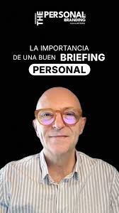 Ningún consultor trabaja solo., hablamos sobre la importancia de rodearte  de un buen equipo cuando construyes o gestionas una marca personal. Detrás  de cada estrategia sólida hay diseñadores, ...
