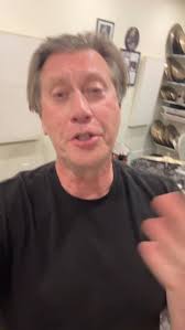 I'm just a happy hack home cook. I'm not a kitchen professional!! I'll  never be one! It's just my passion hobby. I mean it's so easy isn't it? I  think it's so easy to understand this! , ……, #drums ...