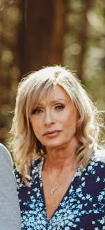 Pam Traynor's Instagram, Twitter & Facebook