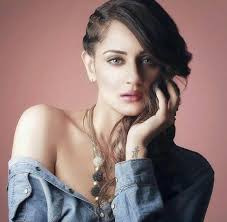 Avantika Sharma's Instagram, Twitter & Facebook