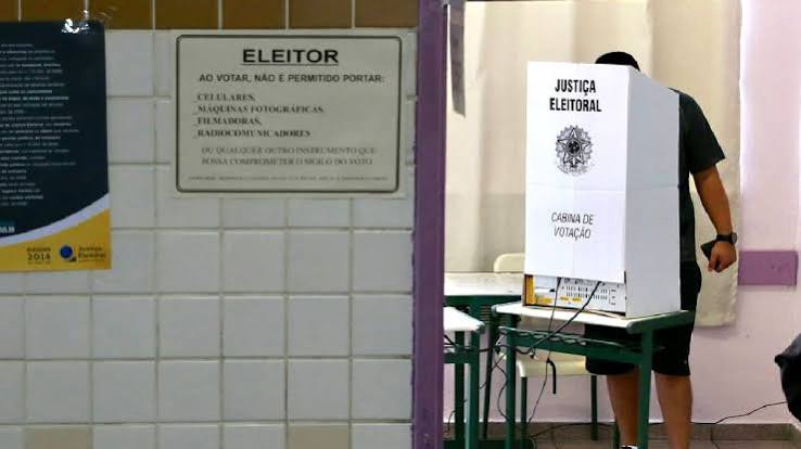 Posso entrar na cabine de vota&ccedil;&atilde;o com celular? - Gazeta de S&atilde;o Paulo