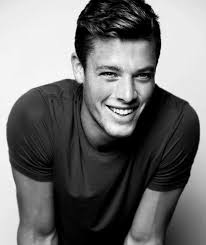 Oak Park grad finds success in modeling career