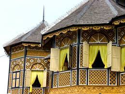 Muzium sarawak (bangunan lama) didirikan dalam tahun 1891 dan diperbesarkan seperti bentuk yang sedia ada dalam tahun 1911. Bangga Jadi Orang Kuala Kangsar Ada Aset Pelancongan Diraja Berharga Perak Libur