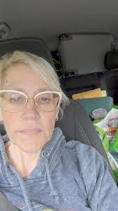 Vicki Vanhorn's Instagram, Twitter & Facebook