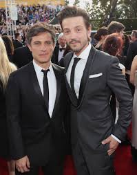 When diego gave gael the ultimate omg, i love you sooooo much! friendship squeeze. Diego Luna And Gael Garcia Bernal Together At 2017 Golden Globes