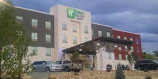 The most proximate calgary international airport is disposed in 10.8 km from the hotel. Holiday Inn Express Suites Price Ihg Hotel