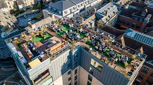 Siamo lieti di presentarvi il #roofgardenercolano. Six Cambridge Restaurant The Roof Terrace