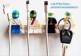 Utilisez Des Legos Pour Tenir Vos Cables Et Les Retrouver Facilement Bricolage Idees Lego Lego