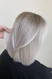 Straight Lob In 2020 Short Hair Styles Hair Styles Short Grey Hair