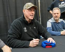 Buffalo Bills greats Jim Kelly, Andre Reed visit Colonie