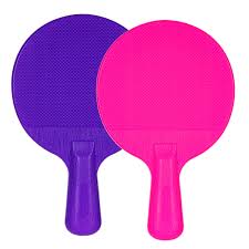 Es un instrumento que se utiliza en dicho deporte para golpear a la pelota de tenis se componen de un mango que sujeta unas cuerdas tensadas y cruzadas en forma de red o caucho que lo cubre. Set De Tenis De MasÄƒ 2 Rachete Colorate Cu Mingi Marca Gt Kidso Ro