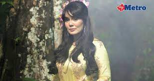 Since then, her ghost has been spotted around kampung pisang, making the villagers feel restless. Respons Positif Kejutkan Uqasha