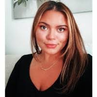 Samantha Sewell's Instagram, Twitter & Facebook