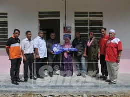 Kerajaan malaysia amat prihatin terhadap kebajikan masyarakat khususnya golongan yang memerlukan seperti b40. 16 Tahun Menumpang Rumah Adik