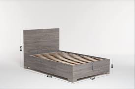 Contenitore letto con piedini in resina nera h.8 cm.per alzare la struttura da terra, permettendo una facile pulizia del pavimento sotto al contenitore. Https Www Xn Cang Ora It Prodotto Hi Box Matrimoniale Con Piedini