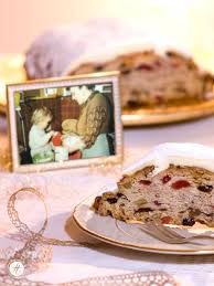 Oma Leipzig S Original Dresdner Christstollen Feiertaglich Das Schone Leben Christstollen Christstollen Rezept Lebensmittel Essen
