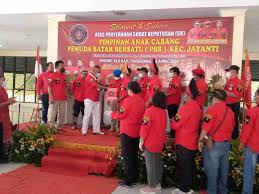 Aksi pemuda batak bersatu dalam menegakkan toleransi di cikarang. Jefri Simangungsong Terima Sk Pengurus Pbb Pac Jayanti Swara45 Com