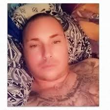 El estilista de Gervonta Davis, Lee The Brand, ha golpeado las afirmaciones  de que pusieron demasiada grasa en el cabello de Tank. Dijeron en su  Instagram: "Le peiné el MIÉRCOLES, ¡es SÁBADO!